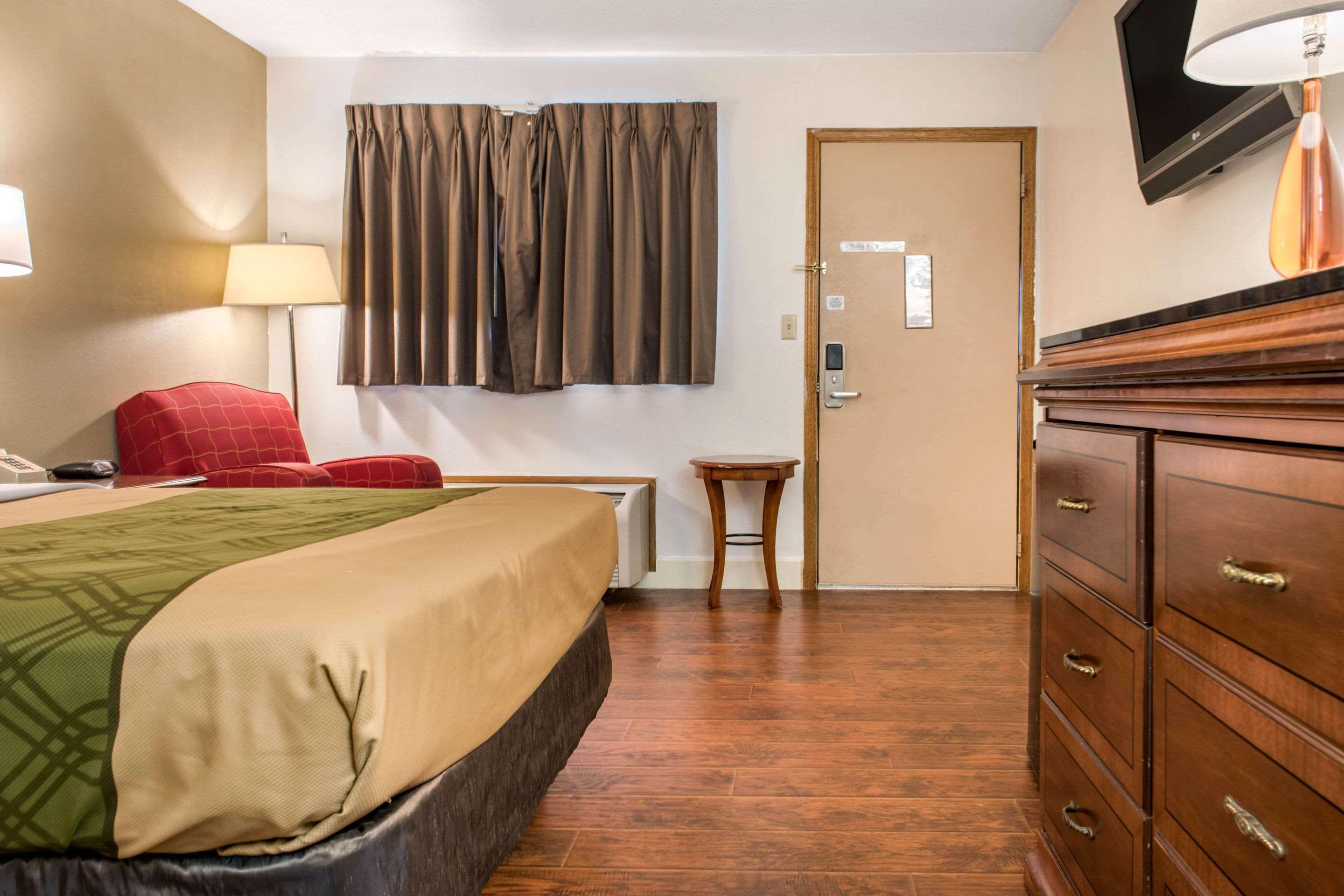 Econo Lodge Holland Buitenkant foto