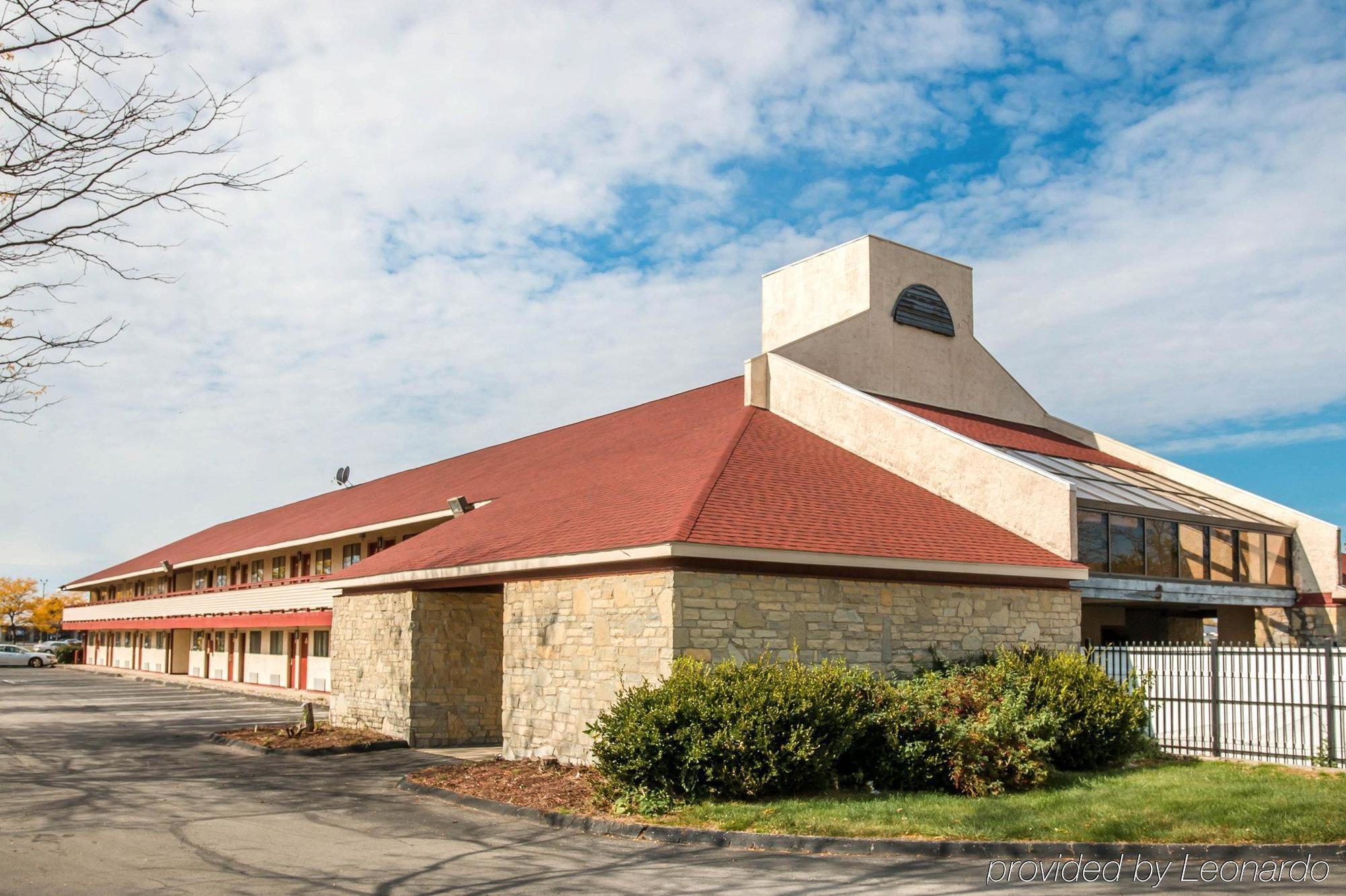 Econo Lodge Holland Buitenkant foto