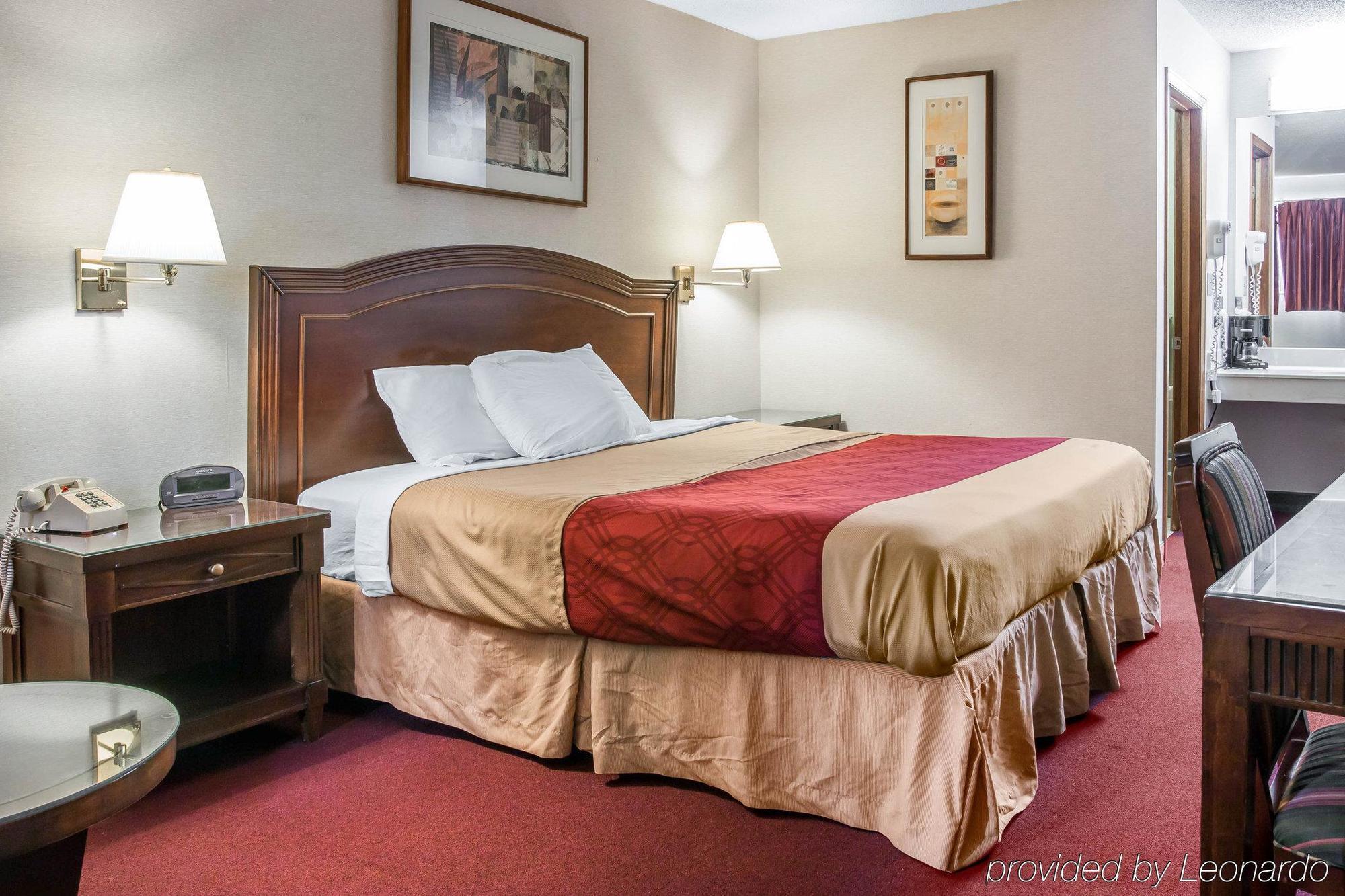 Econo Lodge Holland Buitenkant foto