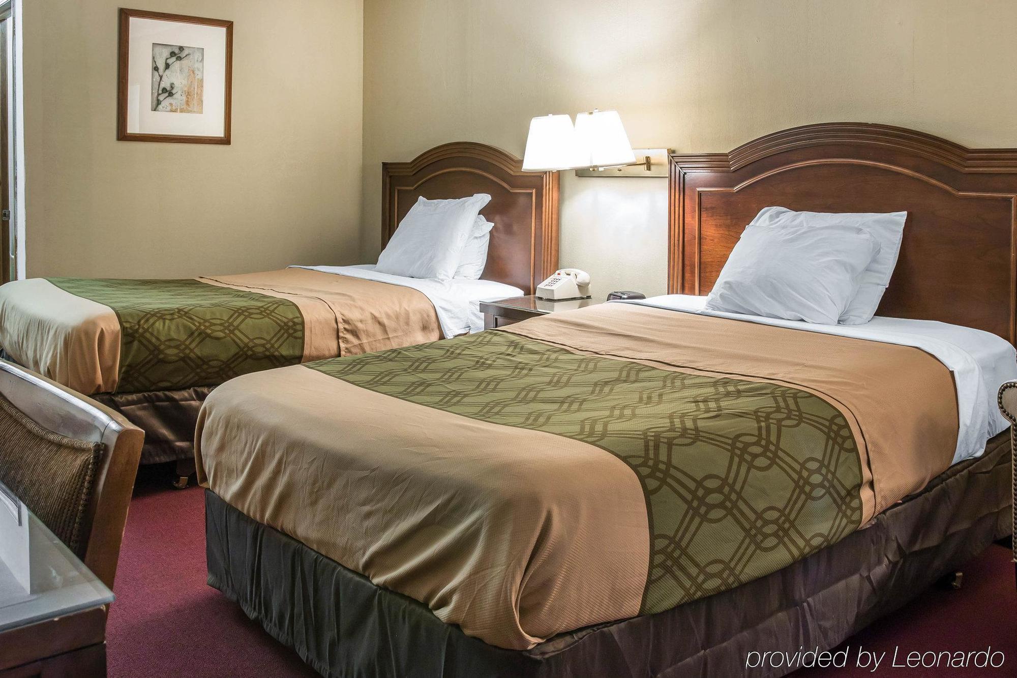 Econo Lodge Holland Buitenkant foto