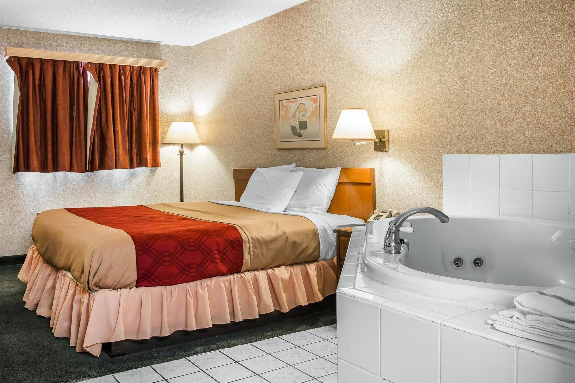 Econo Lodge Holland Buitenkant foto