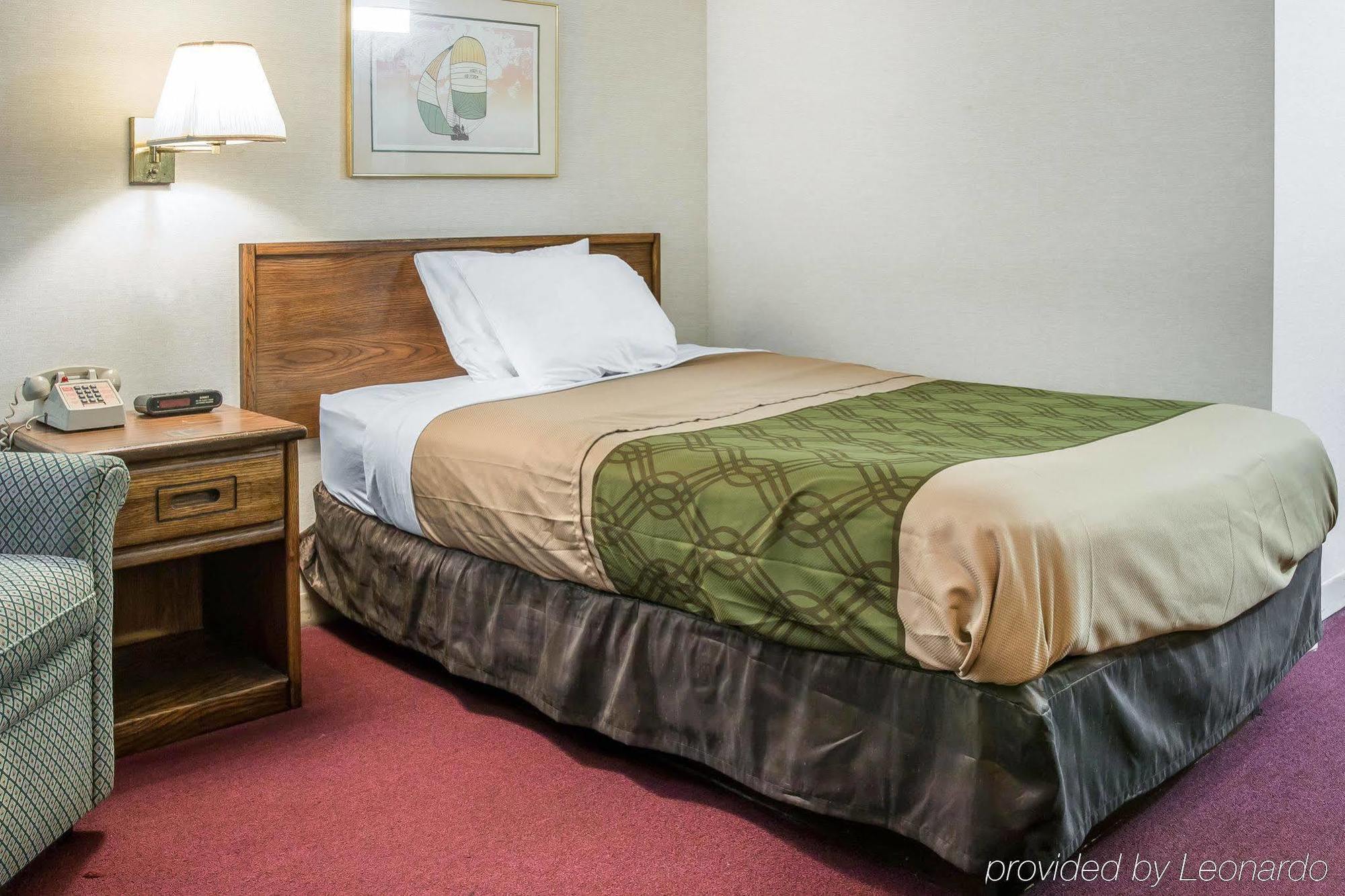 Econo Lodge Holland Buitenkant foto